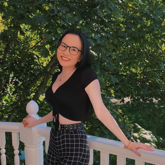 Meet your Posher, Sierra - Picture 1 of 1